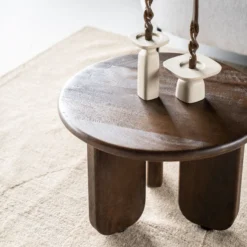 VTwonen Verkoopwinkel -VTwonen Verkoopwinkel by boo odin houten salontafel rond bruin 06