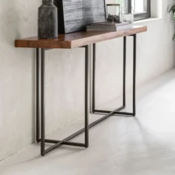 Stoere Sidetable Van Suar Hout