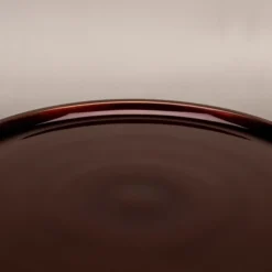 Ronde Bijzettafel Bruin Marmer -VTwonen Verkoopwinkel dutchbone pose ronde bijzettafel bruin marmer 02