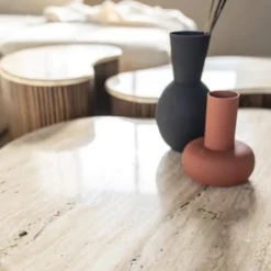 Bijzettafel Met Travertin Blad -VTwonen Verkoopwinkel eleonora mari bijzettafel met travertin blad 01 1