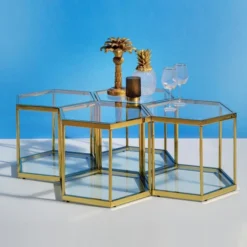 Zeshoekige Bijzettafel Goud -VTwonen Verkoopwinkel kare design comb gold zeshoekige bijzettafel goud 06