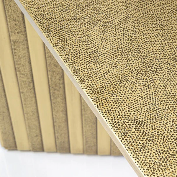 Gouden Sidetable Houtsnijwerk 8 Gouden Sidetable Houtsnijwerk - Afbeelding 8