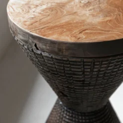 Handgemaakte Bijzettafel -VTwonen Verkoopwinkel must living diabolo handgemaakte bijzettafel 05