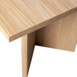 VTwonen Japandi Stijl Eettafel 12 VTwonen Japandi Stijl Eettafel -VTwonen Verkoopwinkel vtwonen angle houten eettafel modern 05