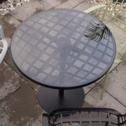 Zuiver Zwarte Ronde Bistrotafel -VTwonen Verkoopwinkel zuiver albert garden zwarte ronde bistrotafel 11