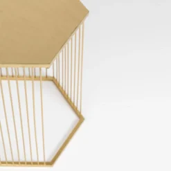 Zuiver Zeshoekige Metalen Bijzettafel 13 Zuiver Zeshoekige Metalen Bijzettafel -VTwonen Verkoopwinkel zuiver queenbee zeshoekige metalen bijzettafel 07