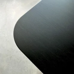 Zwarte Eettafel -VTwonen Verkoopwinkel zwarte eettafel bodio flos 03